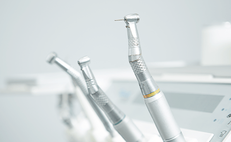 大きく歯を削る従来型のラミネートベニア