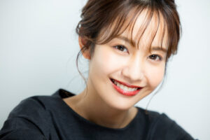 セラミック治療をした女性